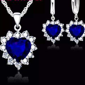 ⭐4pc Bundle Sale⭐ Vintage Sapphire Hearts Pendant, Earrings & 18" Chain